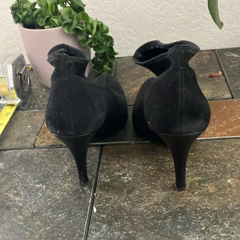 Black suede high heel booties size 10 leather‎ soles made in Italy